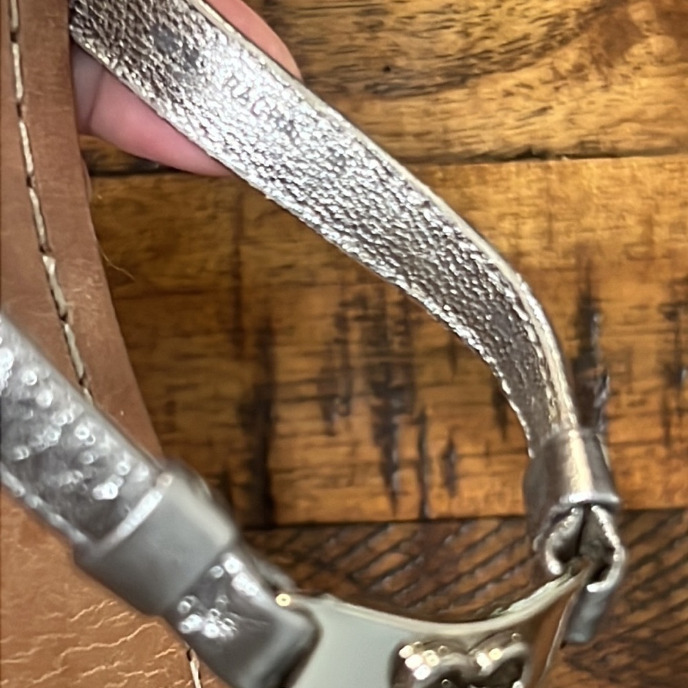 Coach Rachal Sandals thong style silver leather with metal silver coach logo. 7 - Picture 10 of 10